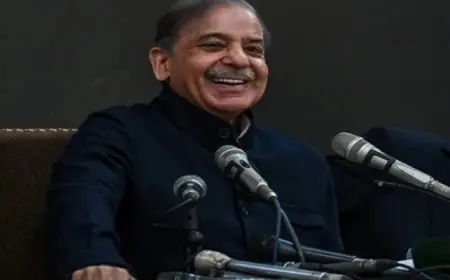 رئيس وزراء باكستان: سنواصل التعاون مع واشنطن لإرساء السلام والاستقرار فى المنطقة