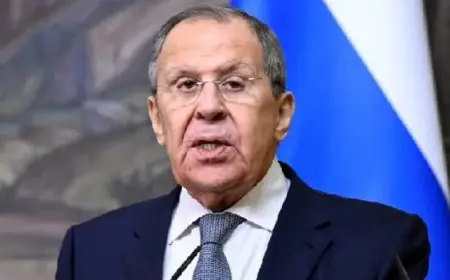 لافروف: خطاب ماكرون بشأن النووى تهديد لروسيا