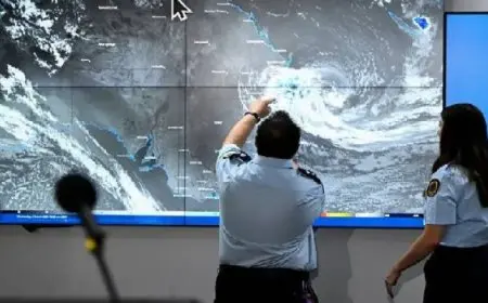 أستراليا تأمر بإجلاء آلاف السكان استعدادا لوصول الإعصار المدارى “ألفريد”