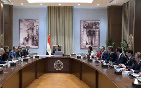 رئيس الوزراء يتابع مستجدات ملف طرح إدارة وتشغيل المطارات المصرية أمام القطاع الخاص