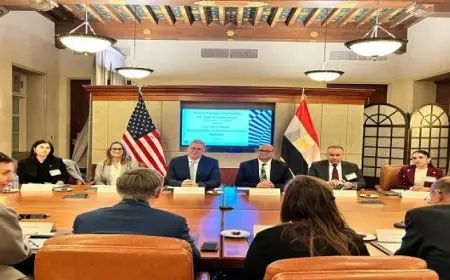 وزير البترول يستعرض فرص الاستثمار فى مصر خلال مائدة حوار بواشنطن