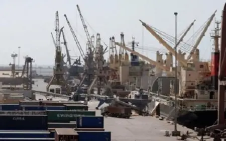 واشنطن تحظر استيراد المشتقات النفطية عبر ميناء الحديدة بدءًا من 2 أبريل 2025