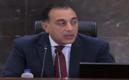 رئيس الوزراء يوجه بصرف 100 ألف جنيه لأسرة كل متوفى فى حادث تصادم قطار مع مينى باص