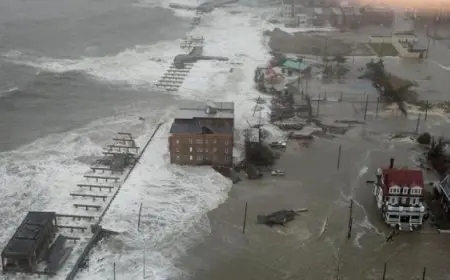 أعاصير مدمرة تضرب ولايات أمريكية وتخلف قتلى