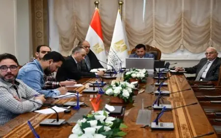 وزير الرياضة يبحث مع اتحاد الإسكواش واللاعبين خطط التطوير ودعم الأبطال