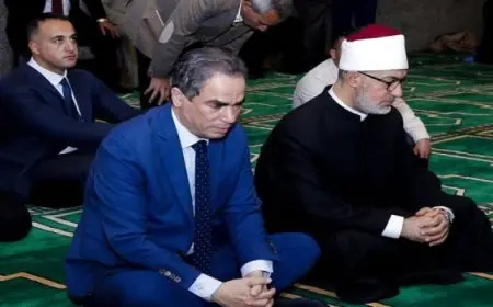 الشيخ أحمد نعينع يؤم الصلاة بحضور مفتي الجمهورية من مسجد الإمام الليث بالتليفزيون المصري