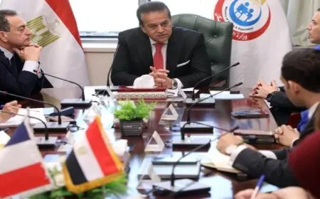 وزير الصحة يبحث مع سفير فرنسا لدى مصر تعزيز سبل التعاون المشترك