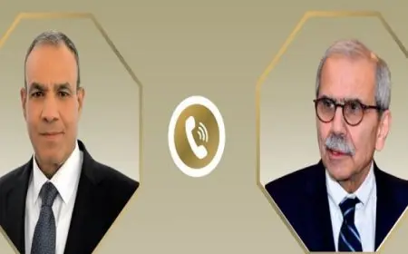 وزير الخارجية يبحث مع رئيس الحكومة اللبنانية آخر المستجدات على إثر الغارات الإسرائيلية التى استهدفت بيروت