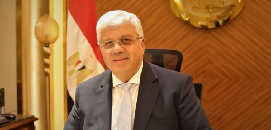 وزير التعليم العالى يوجه برفع درجة الاستعداد بالمستشفيات الجامعية خلال عيد الفطر المبارك