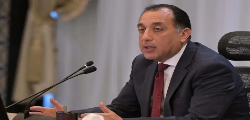 رئيس الوزراء يهنئ الشعب المصرى والأمتين العربية والإسلامية بحلول عيد الفطر المبارك