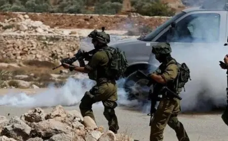 الاحتلال الإسرائيلى يعتدى على المواطنين بالغاز السام وقنابل الصوت فى طولكرم