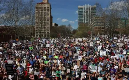 تظاهرات ضخمة فى أمريكا وأوروبا ضد قرارات ترامب وماسك