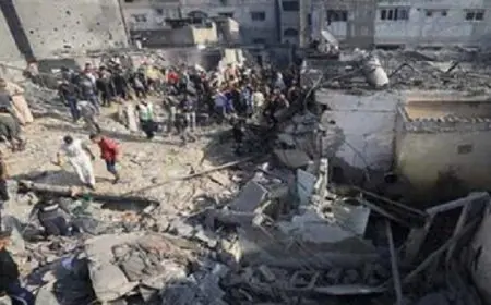 استشهاد 11 فلسطينيا فى قصف استهدف حى التفاح بمدينة غزة