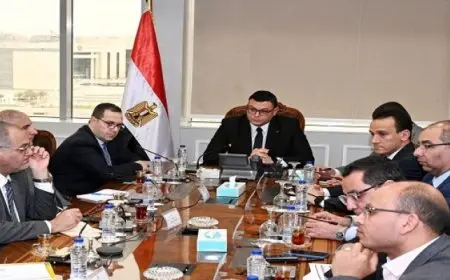 وزير الإسكان يجتمع مع مسئولي شركة “فاوندرز” لاستعراض عدد من الفرص الاستثمارية والخطة الترويجية