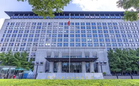 الصين: سنتخذ إجراءات مضادة إذا صعدت الولايات المتحدة من التعريفات الجمركية