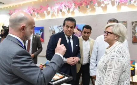 وزيرا الصحة المصرى والفرنسى يتفقدان معهد ناصر ومستشفى 57357 للاطلاع على التجربة المصرية