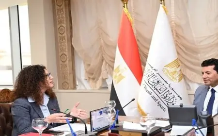 وزير الرياضة يلتقى مسؤول أممى معنى بالجريمة والمخدرات لدعم حقوق المرأة وتعزيز الوعى المجتمعى