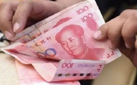 اليوان الصينى يهبط لأدنى مستوى فى 17 عامًا مع تخفيف قبضة البنك المركزى