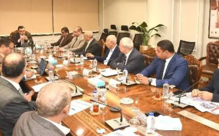 وزير الإسكان يتابع الأعمال الجارية بـ “كمبوند مزارين” بـ”العلمين الجديدة”وموقف تسليم الوحدات بالمشروع