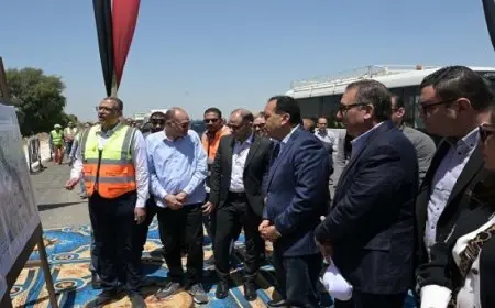 رئيس الوزراء يتفقد أعمال مشروع ازدواج طريق أسيوط/ ديروط الزراعى
