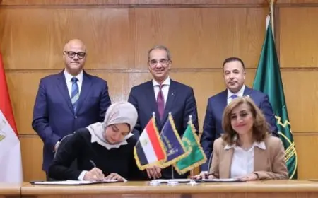 وزير الاتصالات يتفقد عدة مشروعات لتكنولوجيا المعلومات في القليوبية