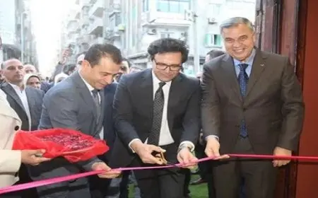 وزير الثقافة ومحافظ الإسكندرية يفتتحان مسرح بيرم التونسى عقب تطويره
