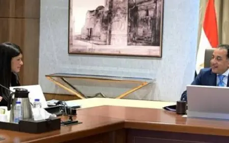 رئيس الوزراء يتابع مع وزيرة التخطيط عدداً من ملفات العمل