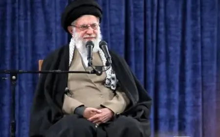 خامنئى: لست مفرطا فى التفاؤل ولا التشاؤم إزاء المحادثات النووية مع أمريكا