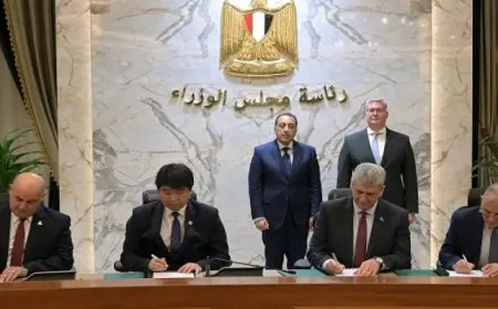 رئيس الوزراء يشهد توقيع حزمة من العقود الخاصة بتنفيذ مشروع مجمع البحر الأحمر للبتروكيماويات بالعين السخنة