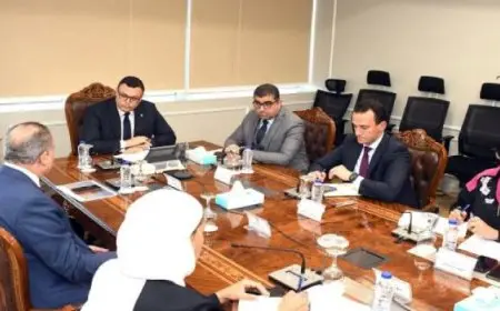وزير الإسكان يلتقى رئيس صندوق التنمية الحضرية لمتابعة ملف تشغيل حديقة “تلال الفسطاط”