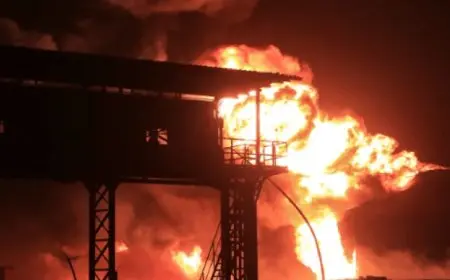 الحوثيون يعلنون ارتفاع حصيلة القتلى جراء استهداف ميناء رأس عيسى.. والجيش الأمريكى يؤكد تدميره بالكامل