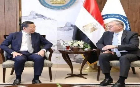 وزير البترول يبحث مع مسئولى “بريتش بتروليوم” الخطط الاستثمارية لاستكشاف وإنتاج الغاز الطبيعى