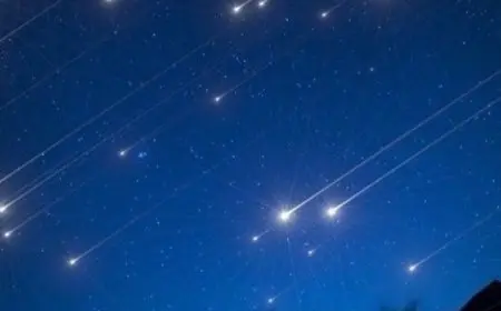 فى عرض سماوي مبهر.. شهب القيثارة تضىء السماء بـ20 شهابا فى الساعة