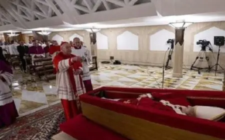 الفاتيكان يعلن الحداد 9 أيام على البابا فرنسيس اعتباراً من السبت القادم