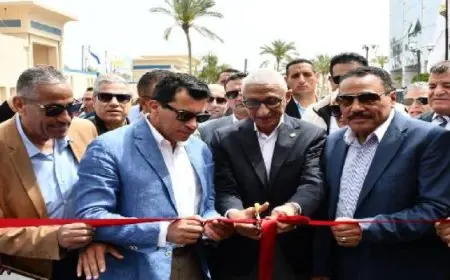 وزير الشباب ومحافظى شمال سيناء ومطروح يفتتحون معرض لمنتجات الشباب الحرفية والتراثية