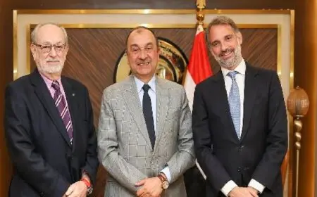 وزير قطاع الأعمال يبحث مع “تكنيمونت” الإيطالية تنفيذ “مشروع حامض النيتريك “بكيما”