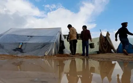 الأونروا: نصف مليون نازح جديد فى غزة خلال شهر والمساحة المتبقية للفلسطينيين غير آمنة