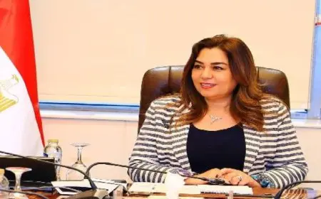 وزيرة التنمية المحلية تستعرض تقريرًا حول جهود الوزارة لتحقيق التنمية بشمال وجنوب سيناء