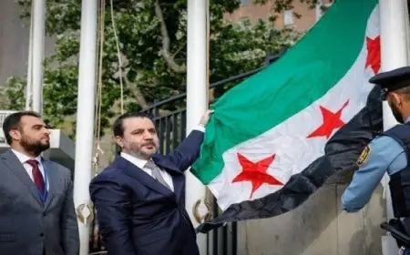 رفع علم سوريا الجديد بمقر الأمم المتحدة فى نيويورك