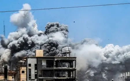 ارتفاع ضحايا القصف الإسرائيلى لمنزلين بمخيم الشاطئ وحى الصبرة فى غزة إلى 13 شهيدًا وعشرات المصابين