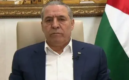 “تنفيذية منظمة التحرير” تصادق على تعيين حسين الشيخ نائبا للرئيس الفلسطينى