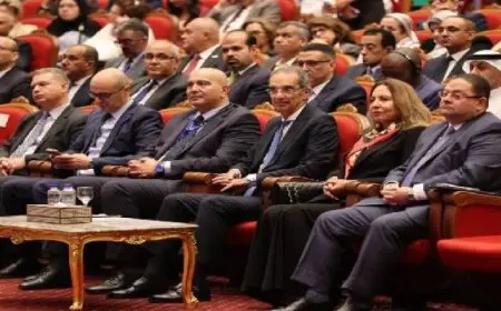 وزير الاتصالات يفتتح فعاليات الدورة السابعة لقمة FDC Summit