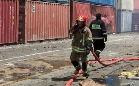 ارتفاع القتلى لـ65.. وإيران: الإهمال وراء انفجار مرفأ رجائى