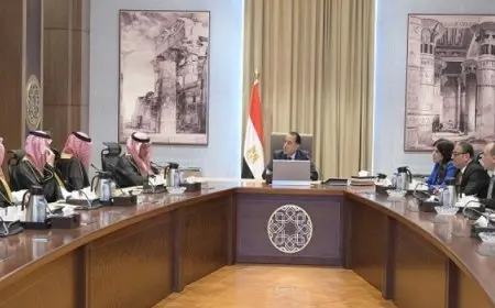 رئيس الوزراء يبحث مع الأمين العام السعودي للمجلس التنسيقى الأعلى فرص التعاون المشترك