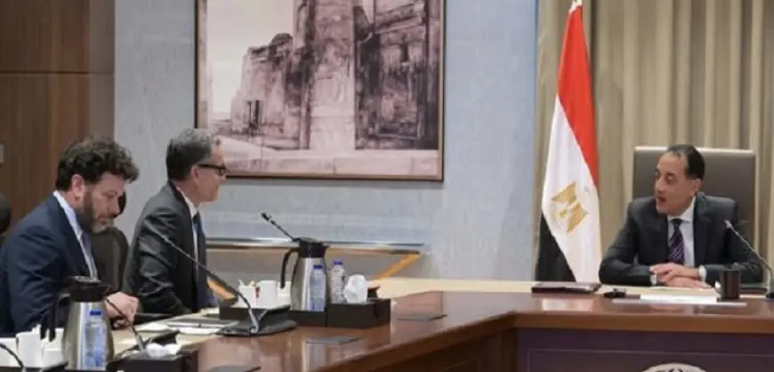رئيس الوزراء يعرب عن تطلعه لدعم جهود واستثمارات شركة أمازون في مصر