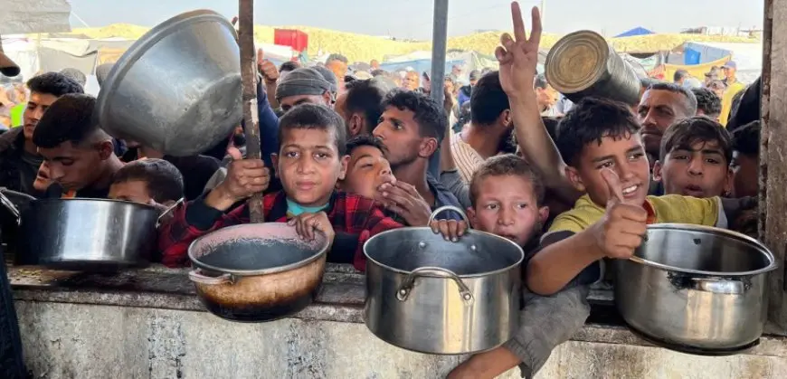 “الأونروا” تحذر من تدهور الأوضاع الإنسانية فى غزة بسبب أوامر الإخلاء والإغلاق الإسرائيلية