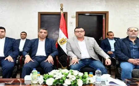 وزير الإسكان يعقد اجتماعًا بمقر جهاز مدينة السويس الجديدة لمتابعة المشروعات التنموية بالمدينة