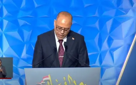 وزير العمل : عمال مصر يقفون صفًا واحدًا خلف الرئيس السيسى للتغلب على التحديات