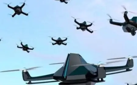 نيران وأضرار جراء هجوم روسي بطائرات مسيرة على كييف