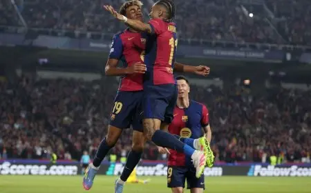 تشكيلة برشلونة المرتقبة لمواجهة إنتر ميلان.. هل تواجه فليك أزمة دفاعية؟